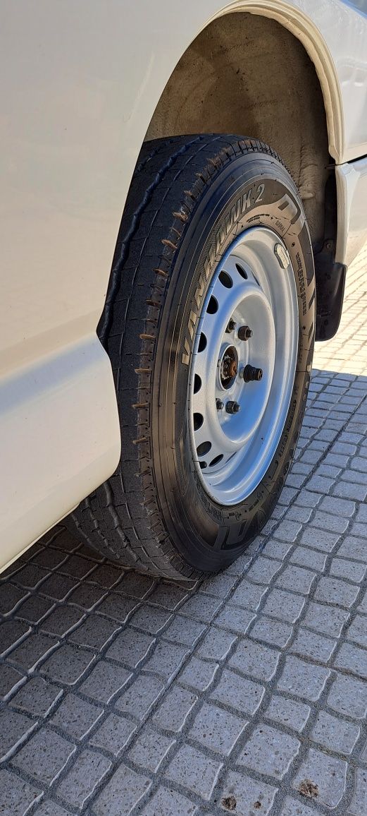 Jantes Toyota Hiace pneus Firestone 195/70 r15 C