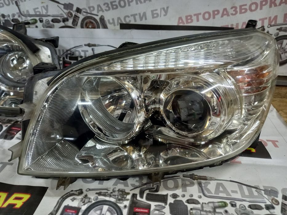 Фари фара  права та ліва . на Тойота Рав 4 оригінал.Toyota RAV4