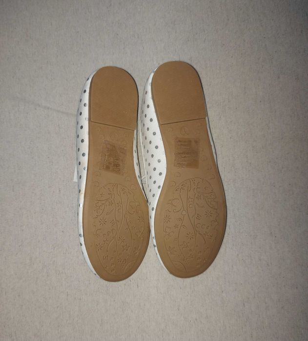 NOVO - Sapatos Sabrinas Tam.33/34