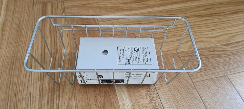 Kosz na kosmetyki z przyssawkami