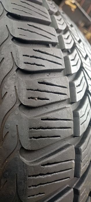 Debica 215 50 r17 4шт зимові шини резина б'у гума з Європи