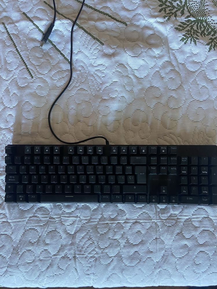 Vendo teclado gamer da marca mars gaming