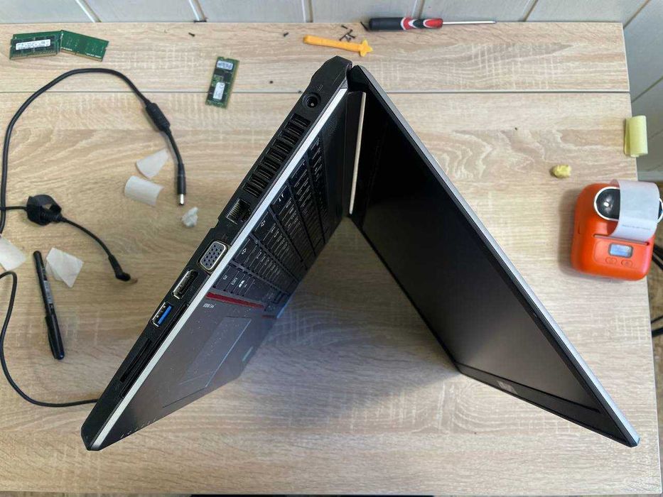 Нрутбук Fujitsu LifeBook E754 На запчастини або відновлення