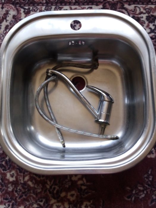 Продається кухонна мийка