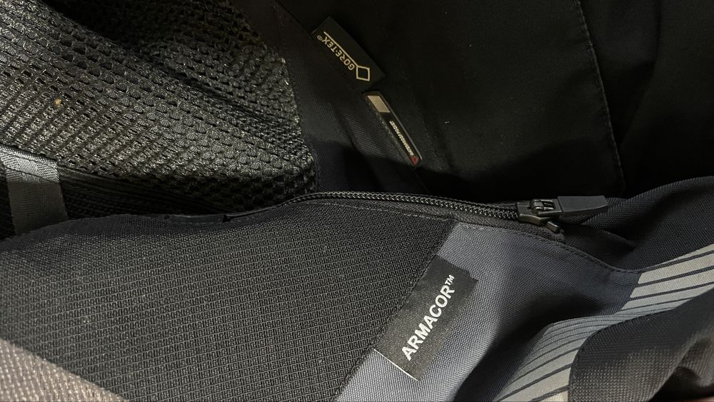 Мотокуртка DAINESE Gran Turismo Gore‑Tex Jacket