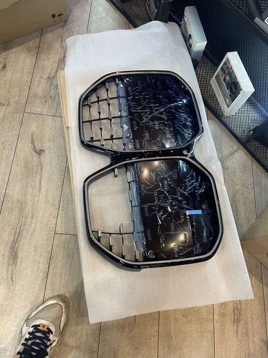 Решітка бамперу bmw g26 bmw i4 є всі варінти