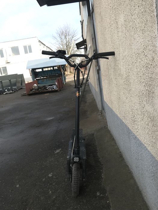 Продам єлектросамокат.Потужність 1500w 65км/год (+зарядка10А)