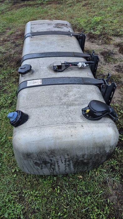 Zbiornik paliwa mercedes actros mp4 mp3 220x75x55  660 litrów plus adb