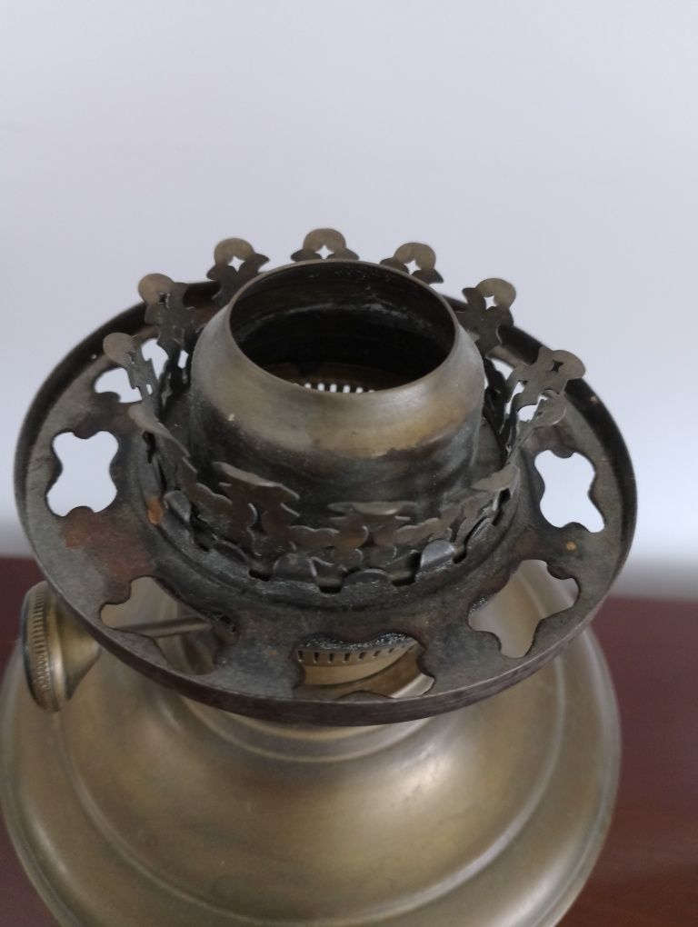 Stara lampa naftowa