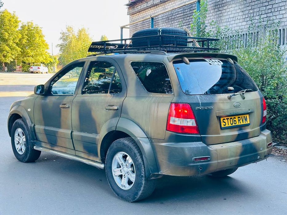 Продам kia sorento 2.5 дизель полный привод автомат