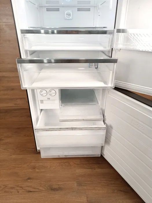 Холодильник ретро чорний з матовим покриттям Smeg б/у
Широкий х