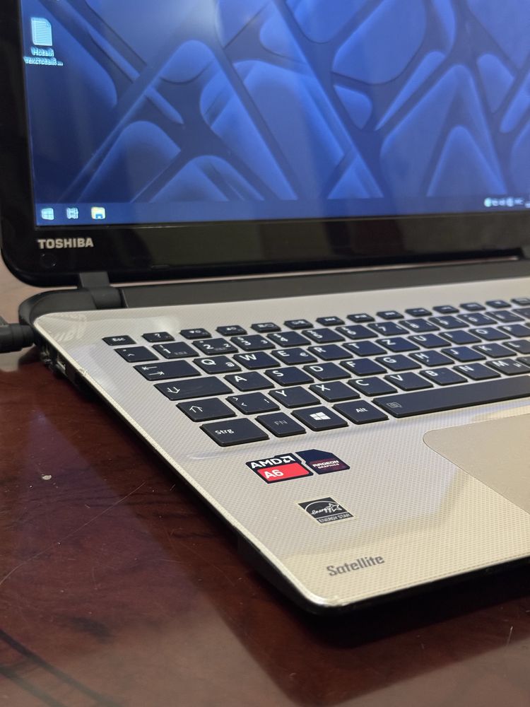Ноутбук Toshiba Satellite L50 A6 HDD 500GB