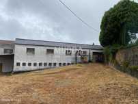 Armazem com cerca de 1700m2 em Escapães