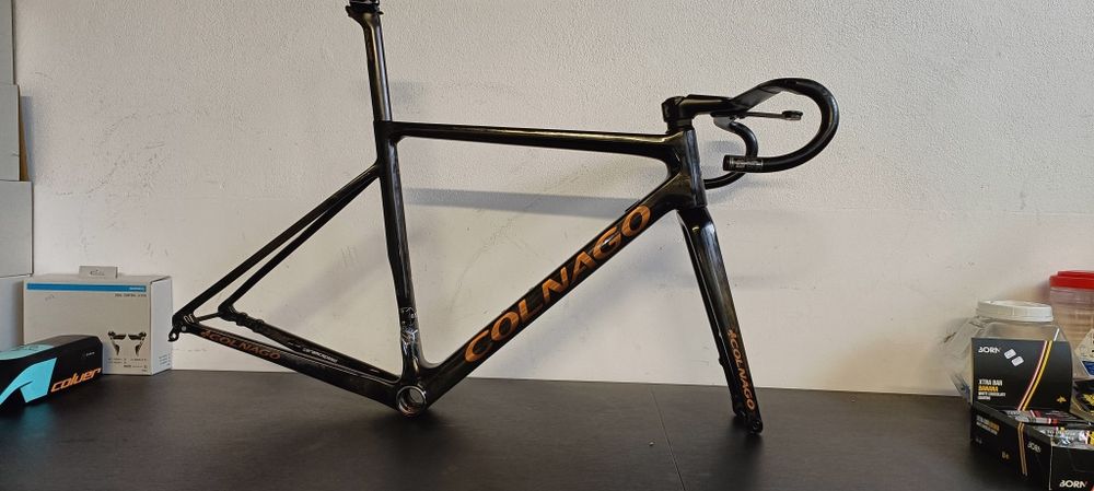 Quadro em carbono COLNAGO