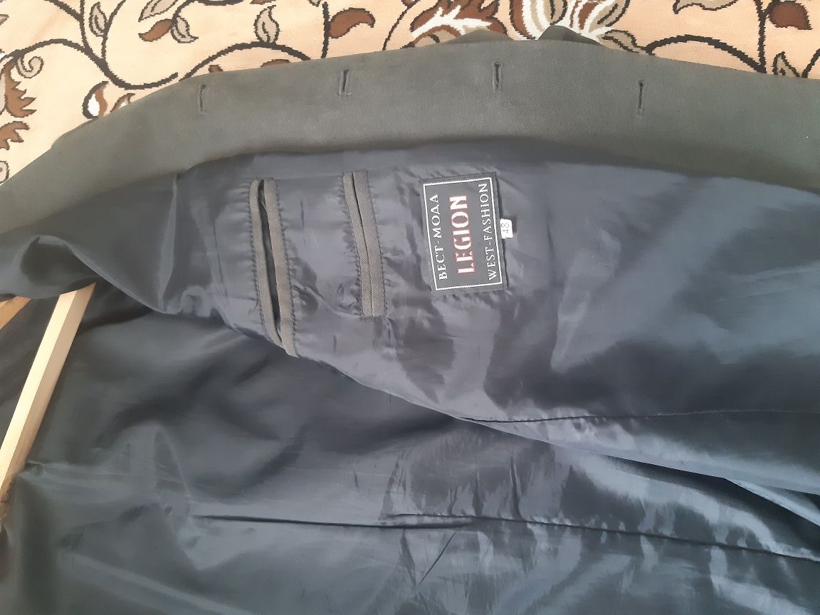 Продам чоловічий піджак.