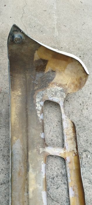 Parachoque em fibra para saxo.