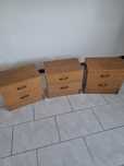 Três mesinhas de cabeceira