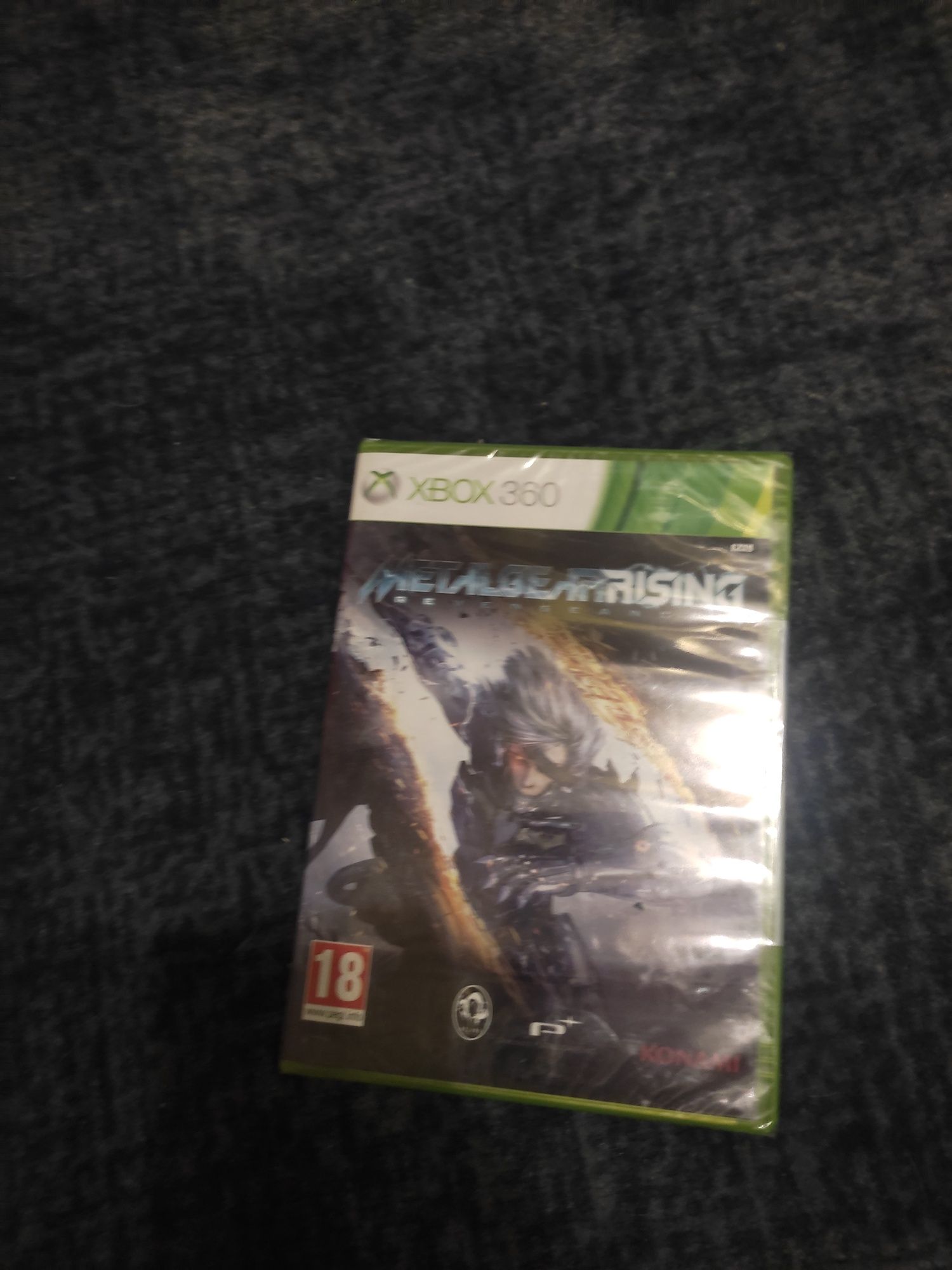 Metalgear rising revengence Xbox 360/one (nie otwierana)