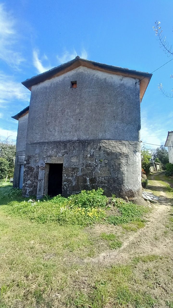 Moradia Usada  no Lugar de Catapeixe,Sobrado, Concelho de C. de Paiva.