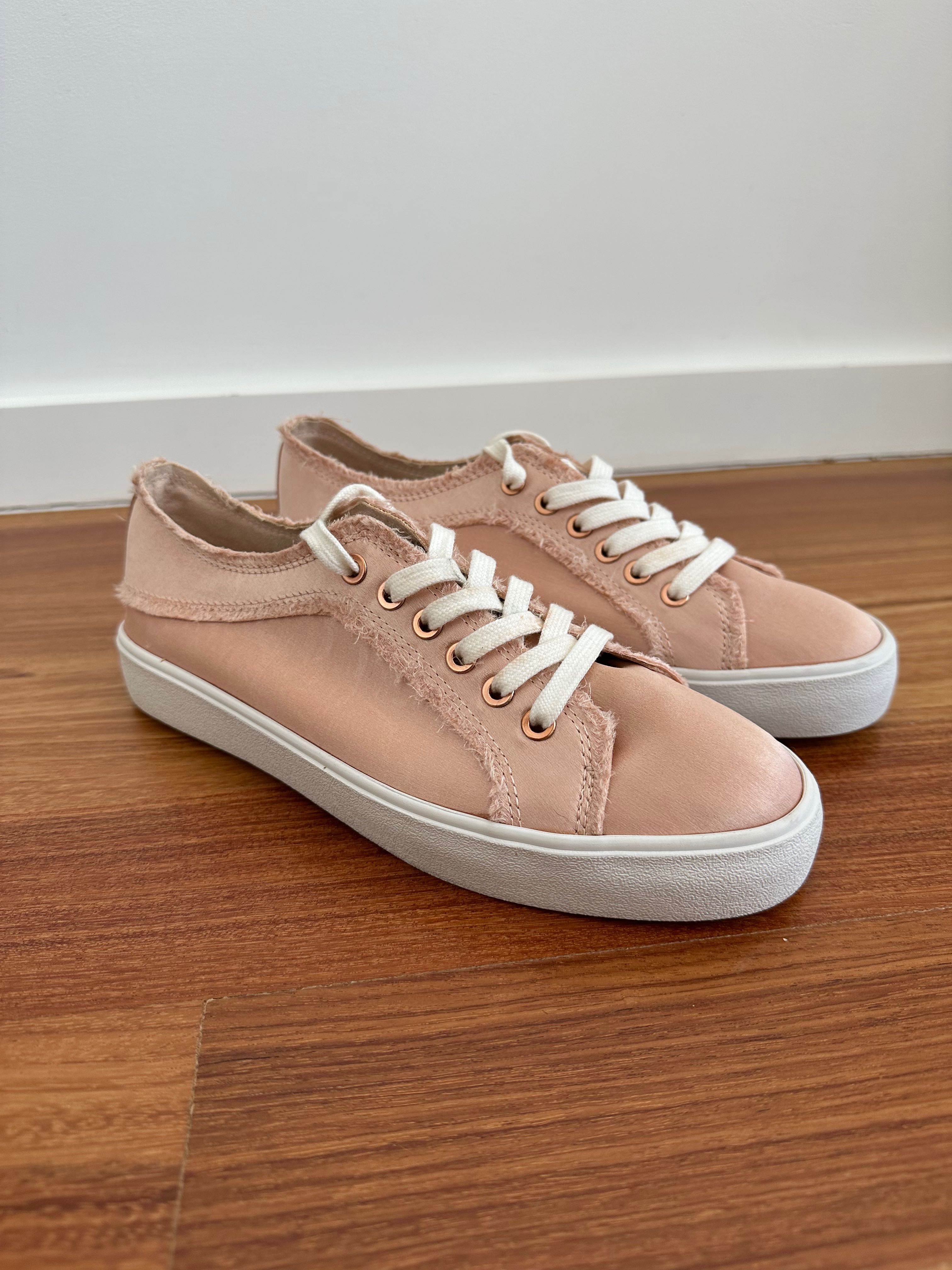 Sapatilhas de cetim rose gold Bershka