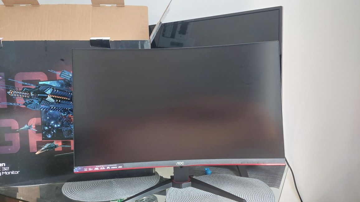 Monitor AOC C32G2ZE 240hz