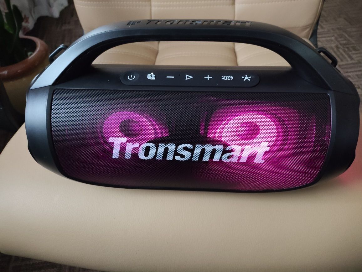Продам блютуз колонку Tronsmart