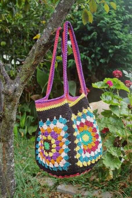 Saco em algodão, feito em crochet.