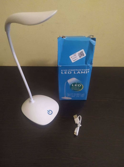 Світлодіодна настільна лампа