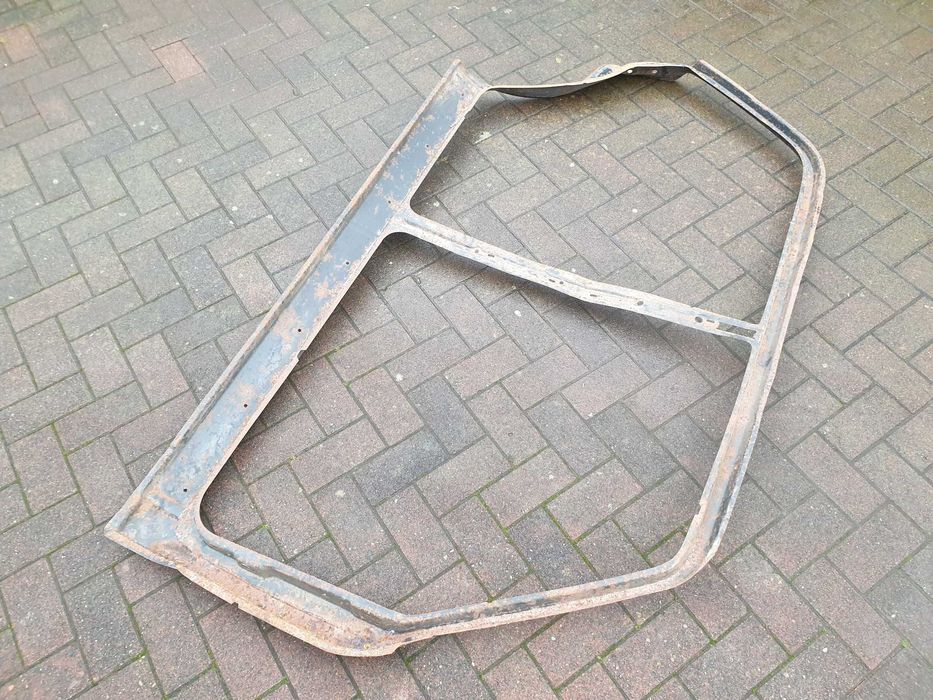 Fiat 125p FSO boki próg fala błotnika bok słupek ramy drzwi progi Lewy