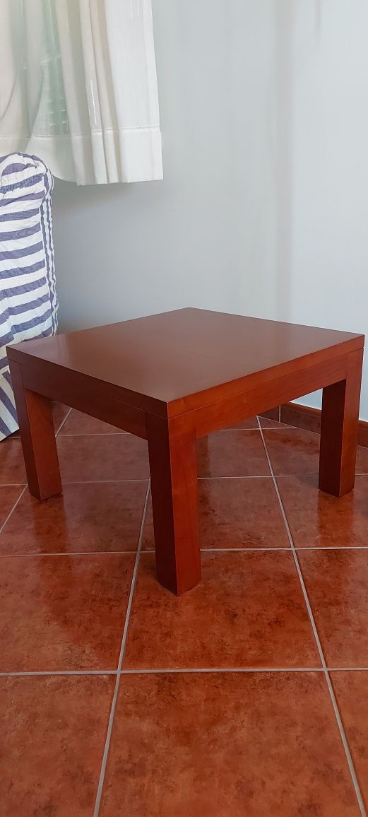 Mesa de apoio em madeira cerejeira