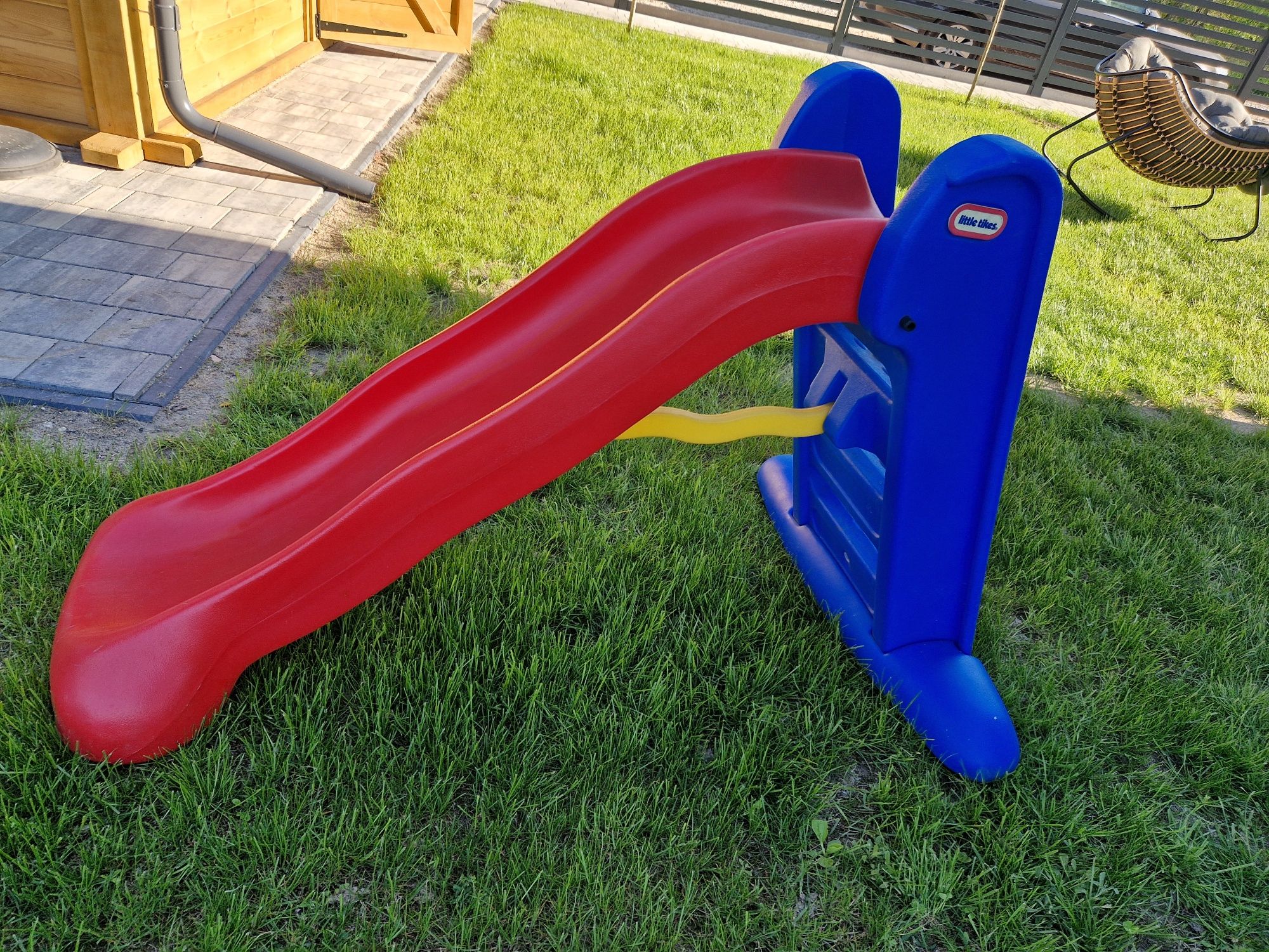 Zjeżdżalnia little tikes