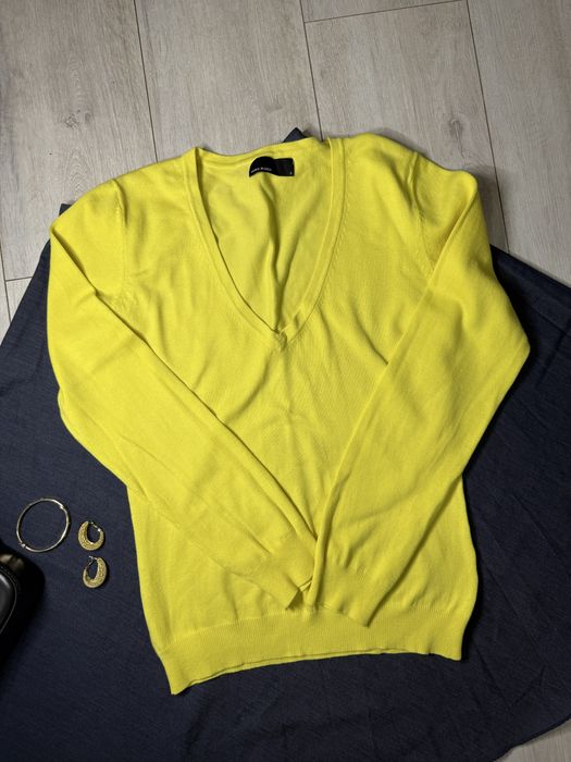 Светрик жовтенький