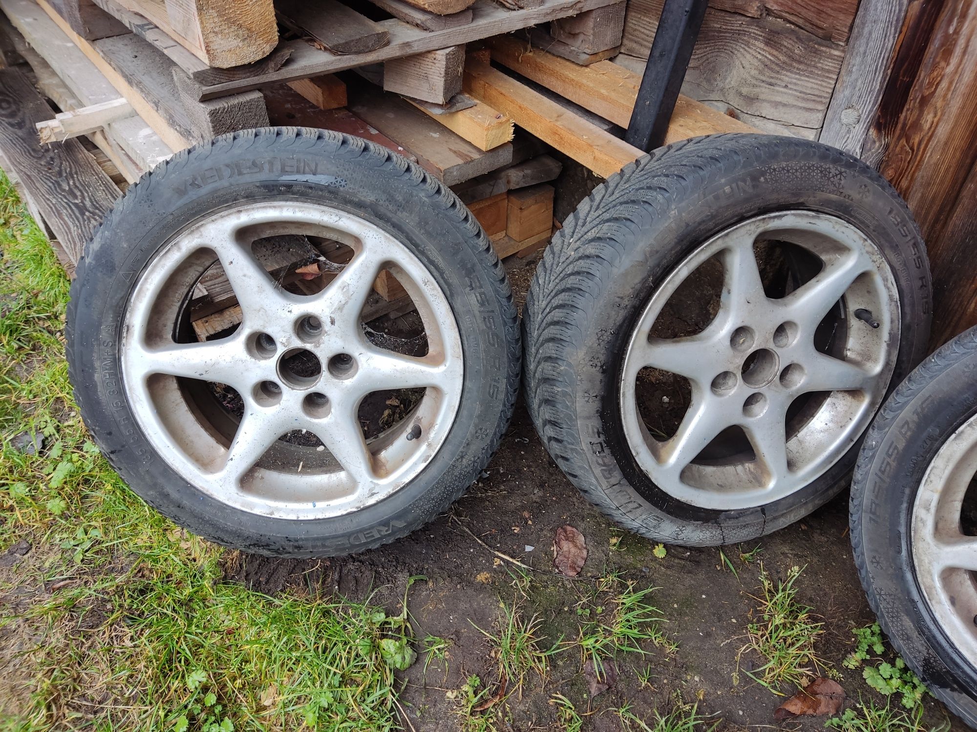 Sprzedam całe koła 55/185/15 zimowe w dobrym stanie