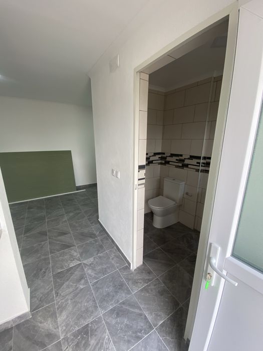 Alugo T0 novo com agua e luz inclusso