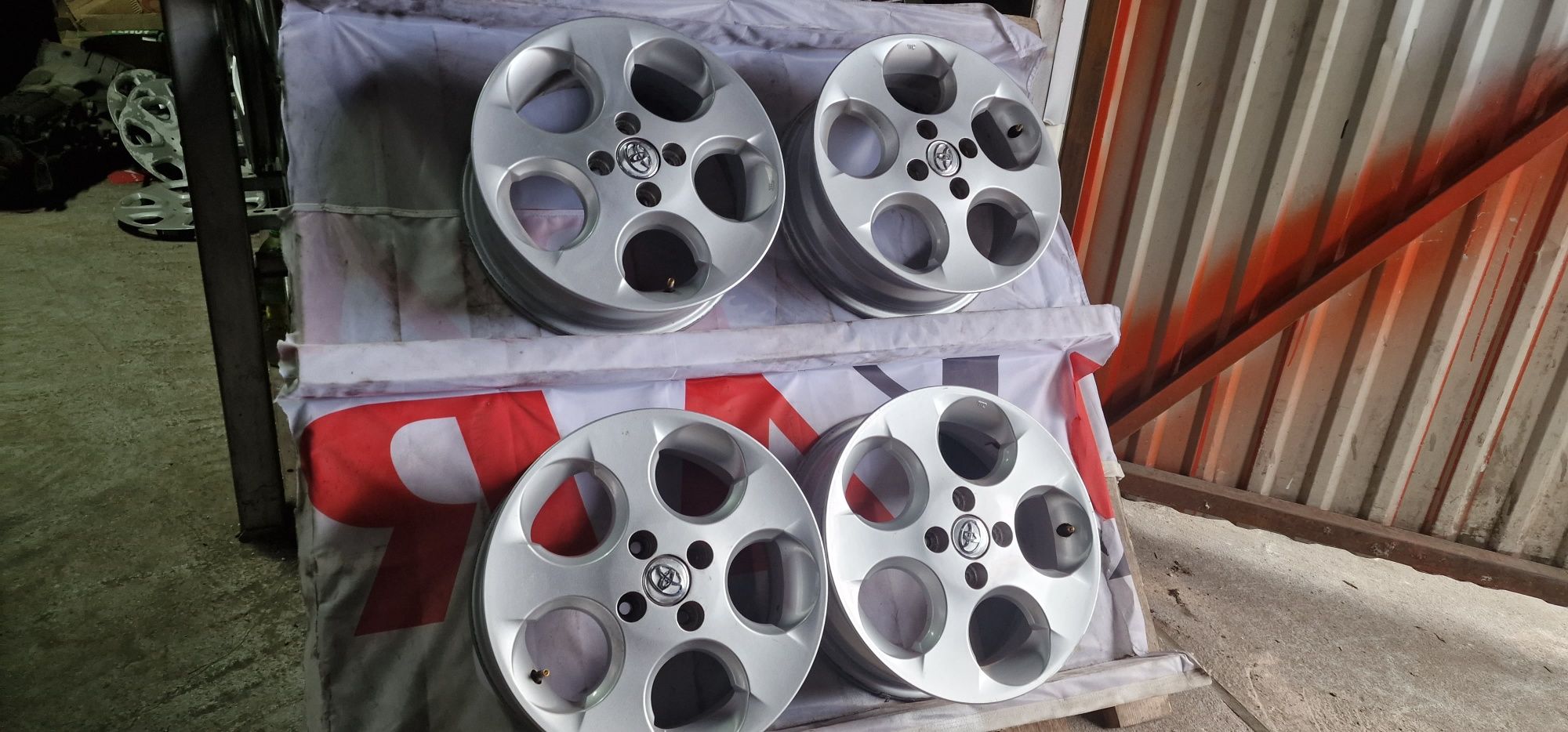 Felgi Aluminiowe Toyota Yaris R15 4x100 ET46-5.5J