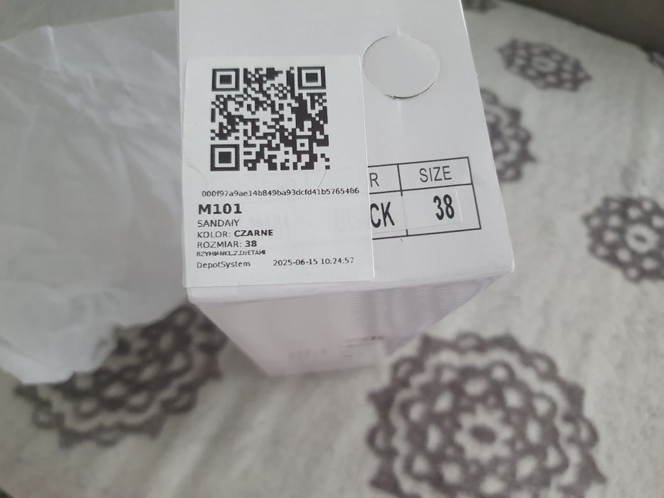 Nowe sandałki 38