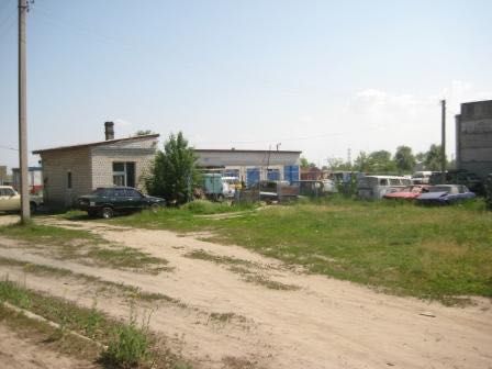Продаж комерційного комплексу з СТО у Каневі: понад 1600 м²