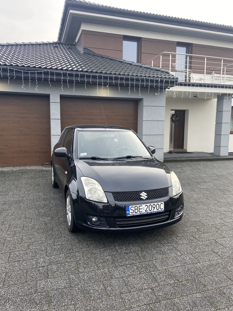 Suzuki Swift IV 2010 alufelgi [niski przebieg) 2 komplety opon