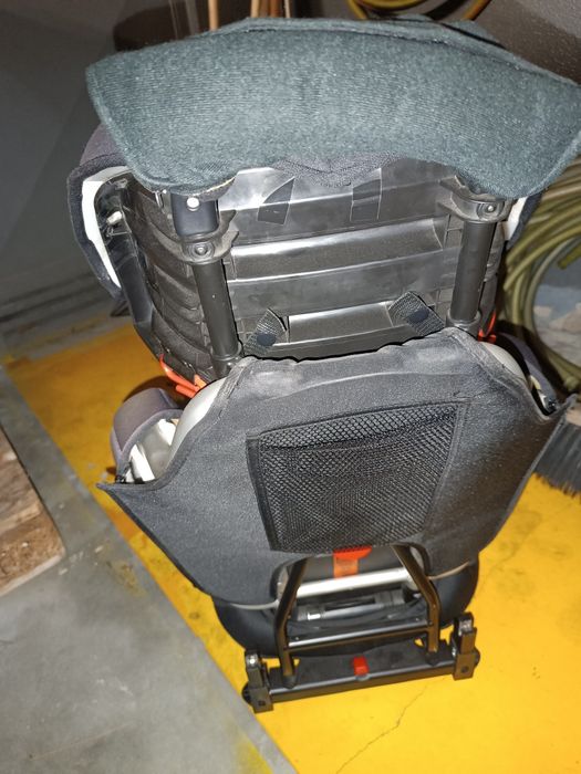 Cadeira Grupo II III - com isofix