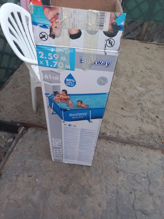 Sprzedam basen na stelażu