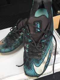 buty halowe Nikeair