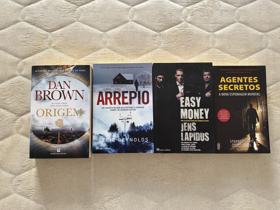Livros com pouco uso