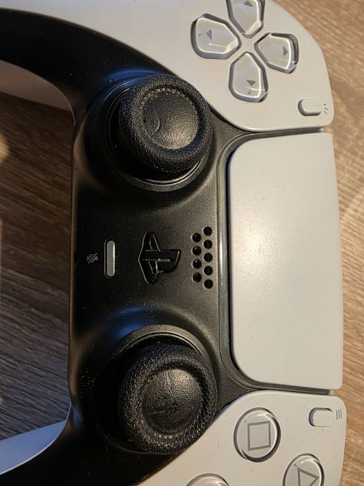 Dual Sense plus 2 nowe analogi Halla