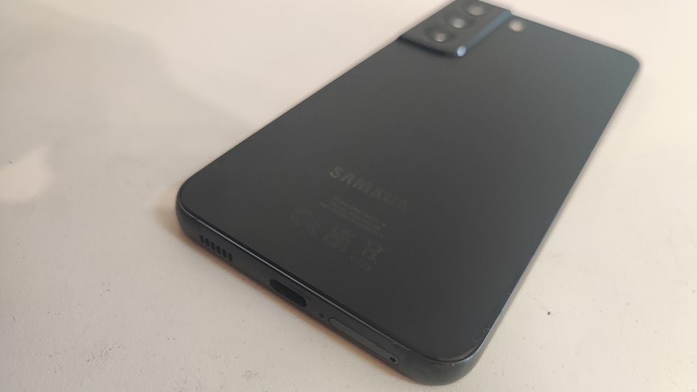 Samsung S22, ładny stan,szkło hartowane