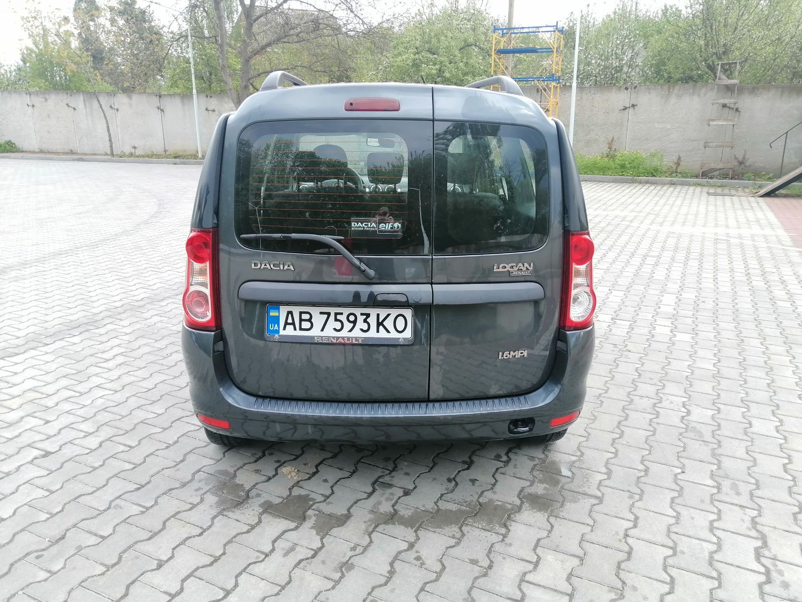 Dacia Logan MCV 2009 1.6 НЕ крашена