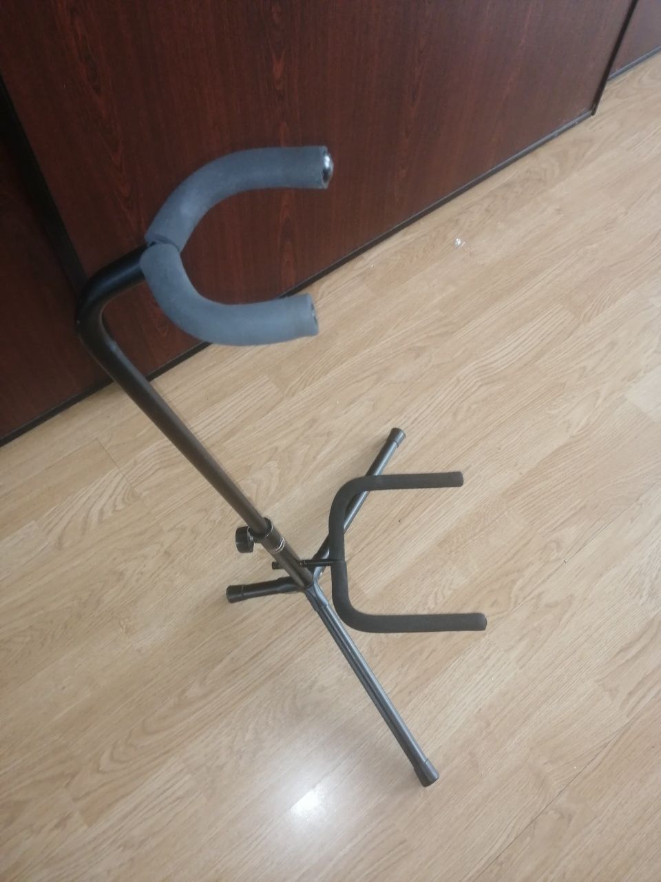 Stojak na gitarę
