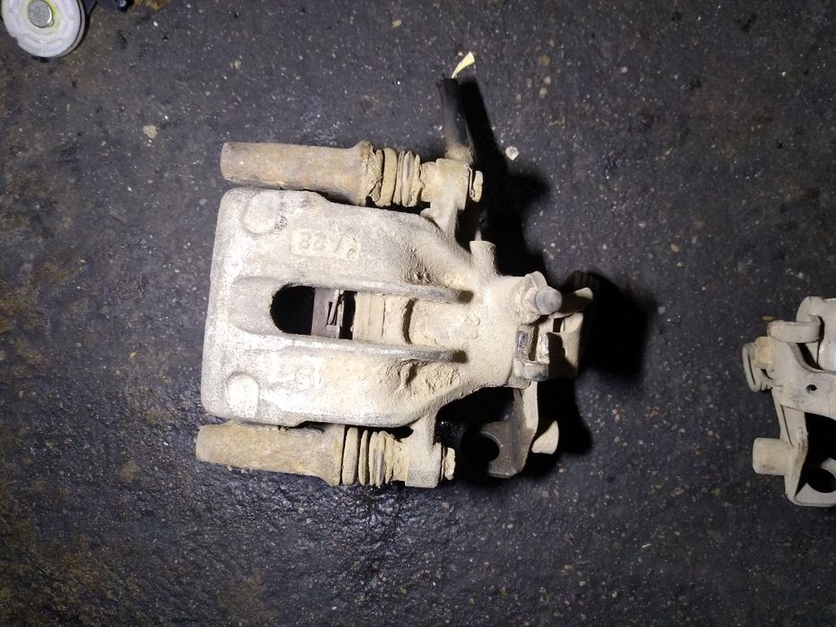 Zacisk hamulcowy tył lewy prawy Sharan Galaxy Alhambra mk1 oryginał