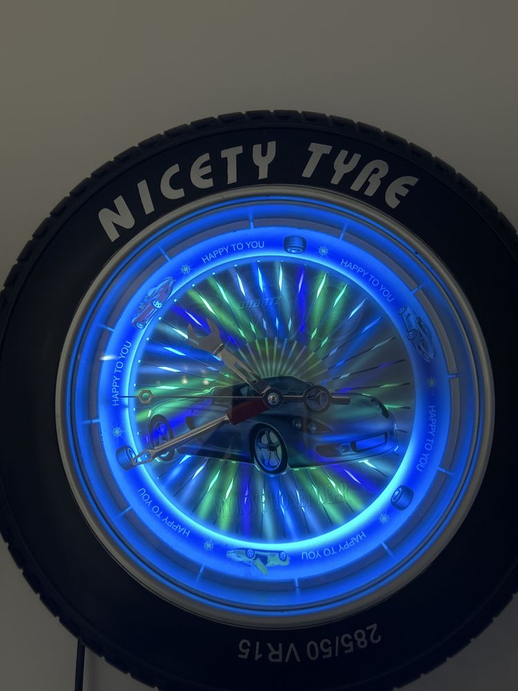 Zegar swiecacy auto