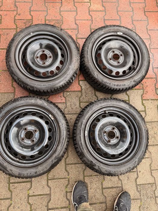 Koła zimowe 15 cali Renault Clio Dacia Doker Sandero + Goodyear + TPMS