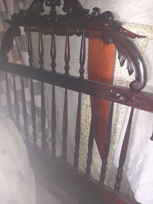 Vendo esta cama Foi toda restaurada